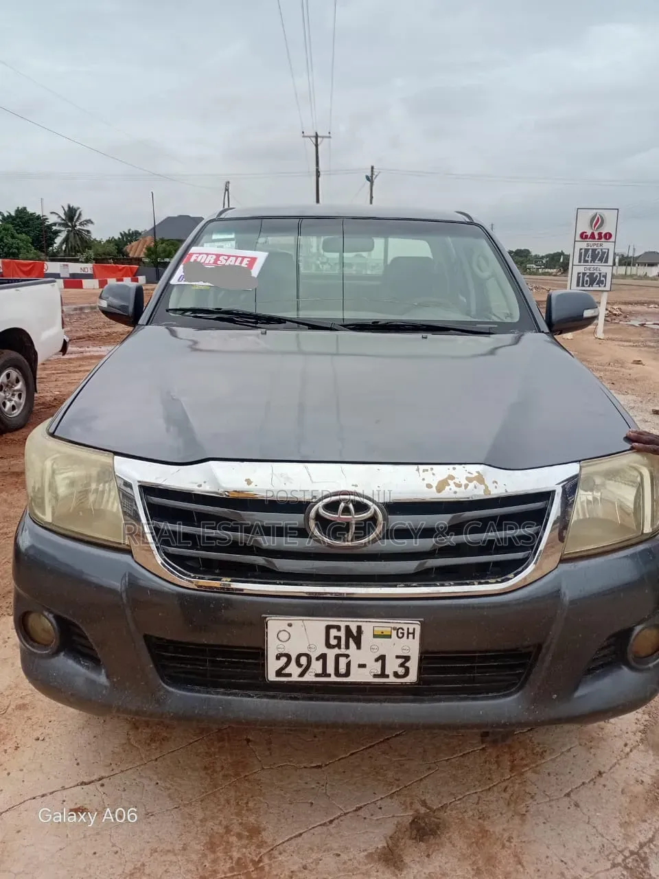 Toyota Hilux 2010 Gray