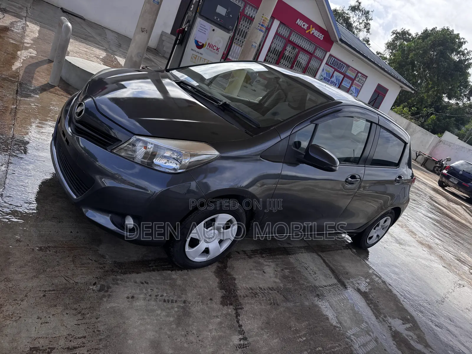 Toyota Vitz 1.5 FWD 5dr 2013