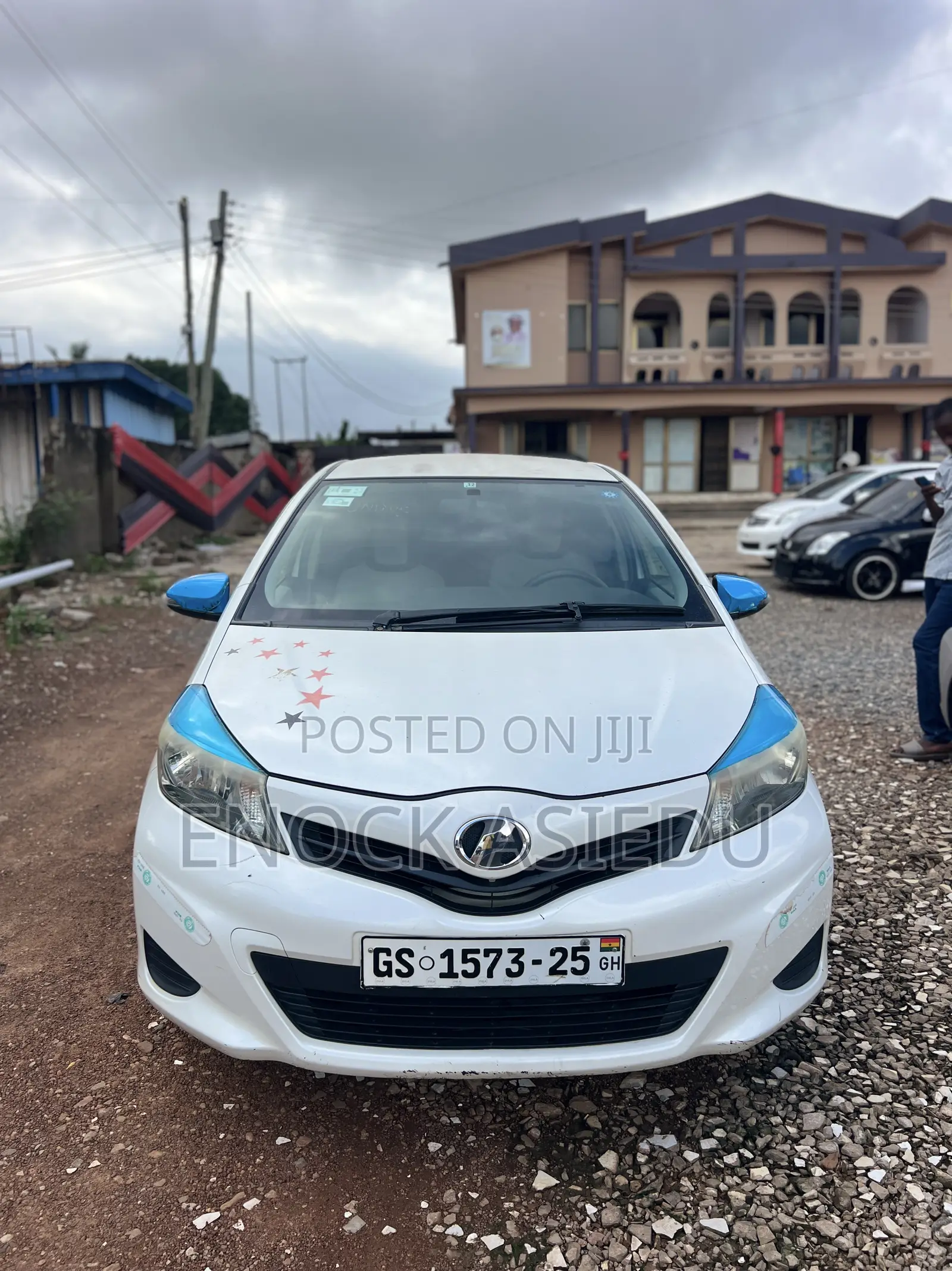 Toyota Vitz 1.0 FWD 5dr 2013 White