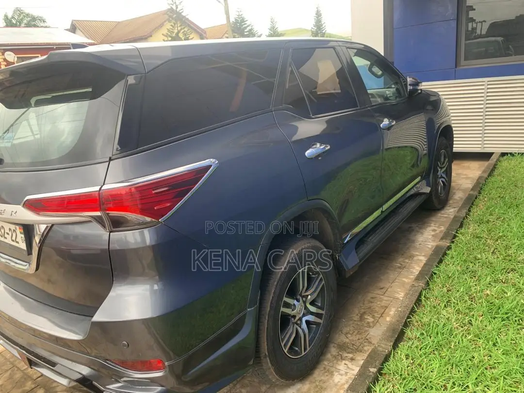 Toyota Fortuner 2021 Gray