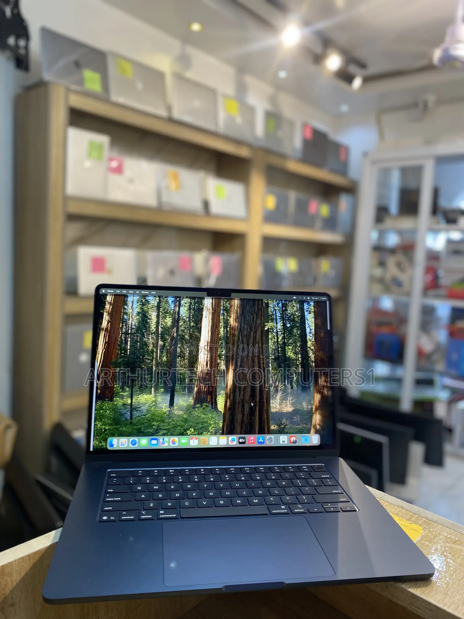New Laptop Apple MacBook Air 2025 M4 16GB Apple M4 SSD 512GB