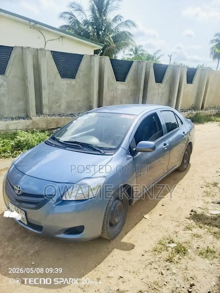 Toyota Yaris 2008 Gray