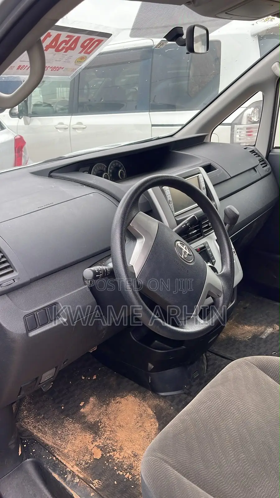 Toyota Noah 2011 Silver