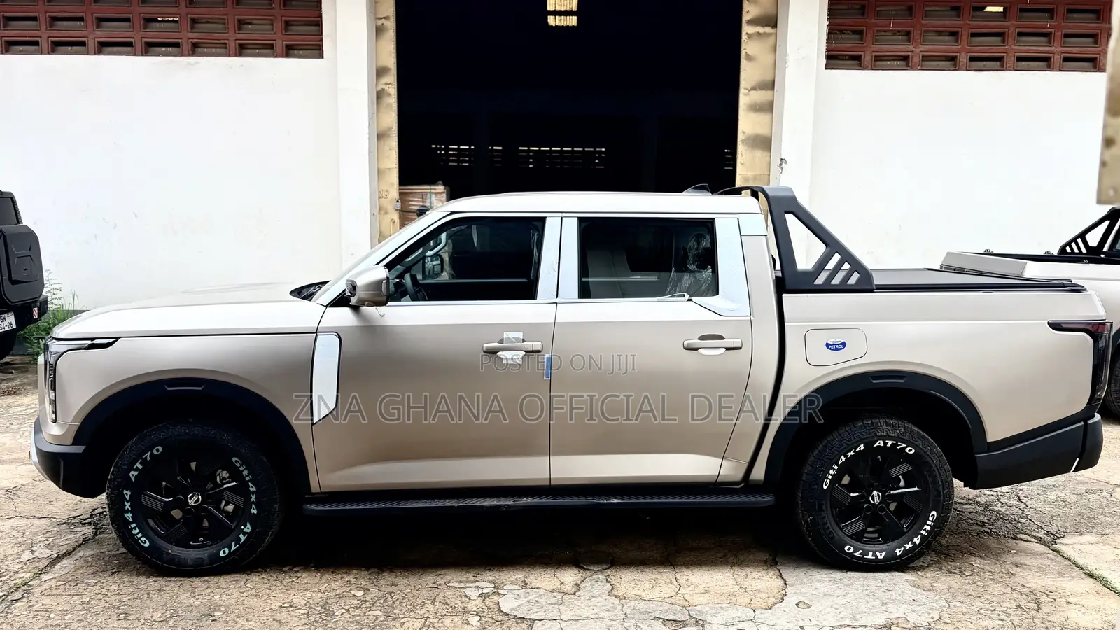 New Nissan Z9 2.0T Petrol 4WD 2025 Gold