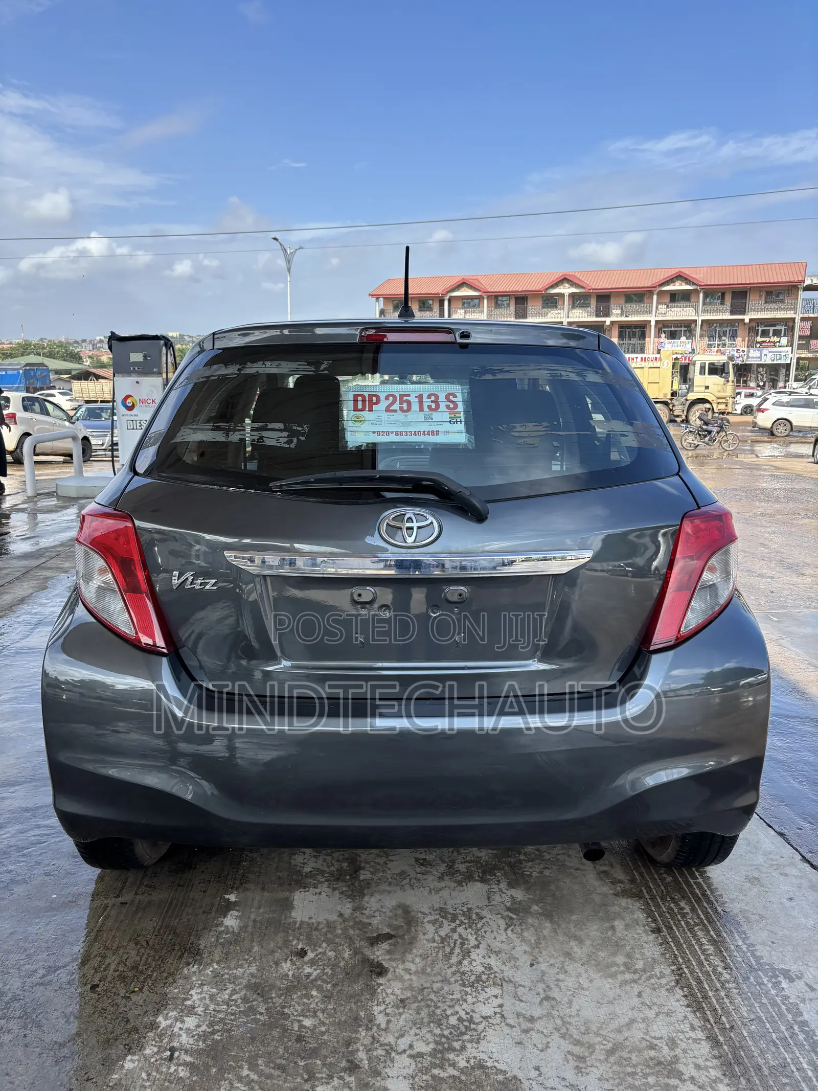 Toyota Vitz 1.5 FWD 3dr 2013 Gray