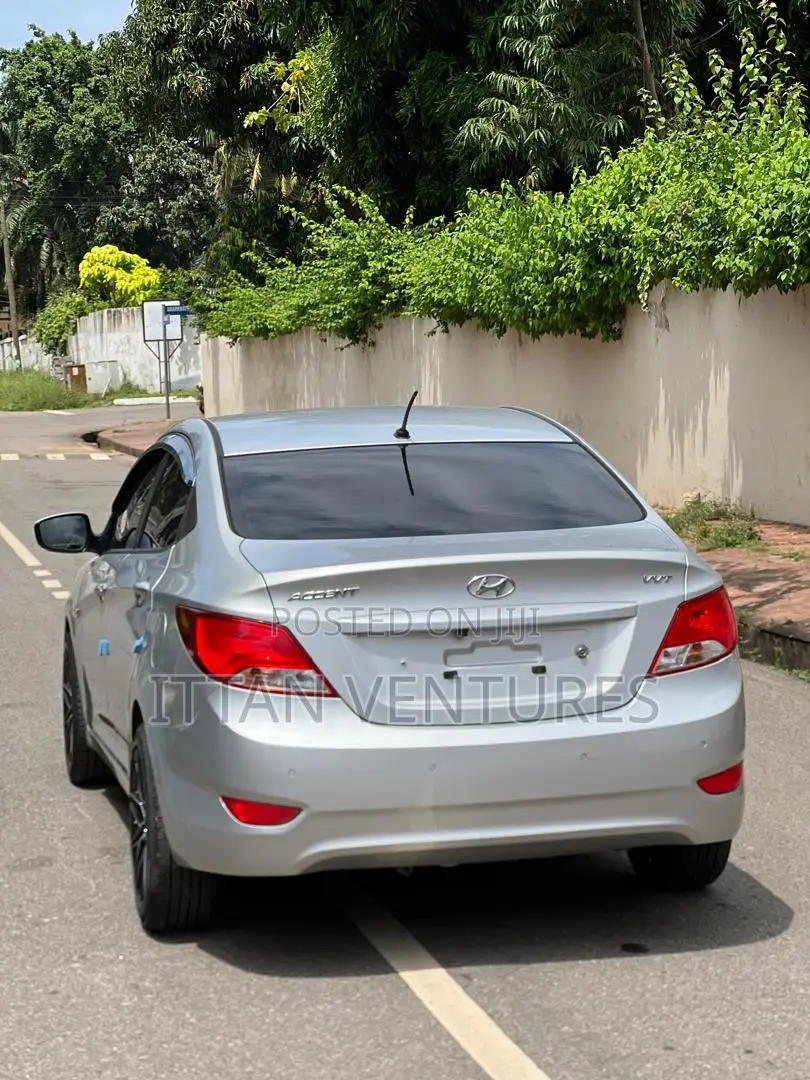 Hyundai Accent SE Sedan 2016 Gray