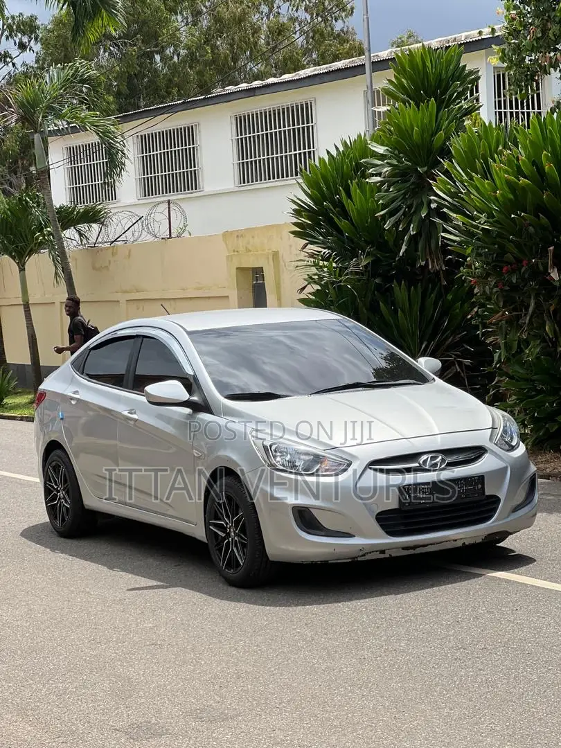 Hyundai Accent SE Sedan 2016 Gray