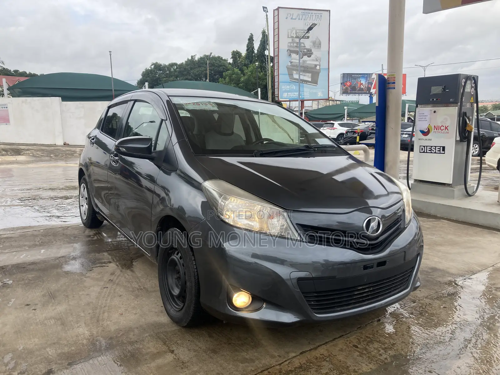 Toyota Vitz 2013 Gray