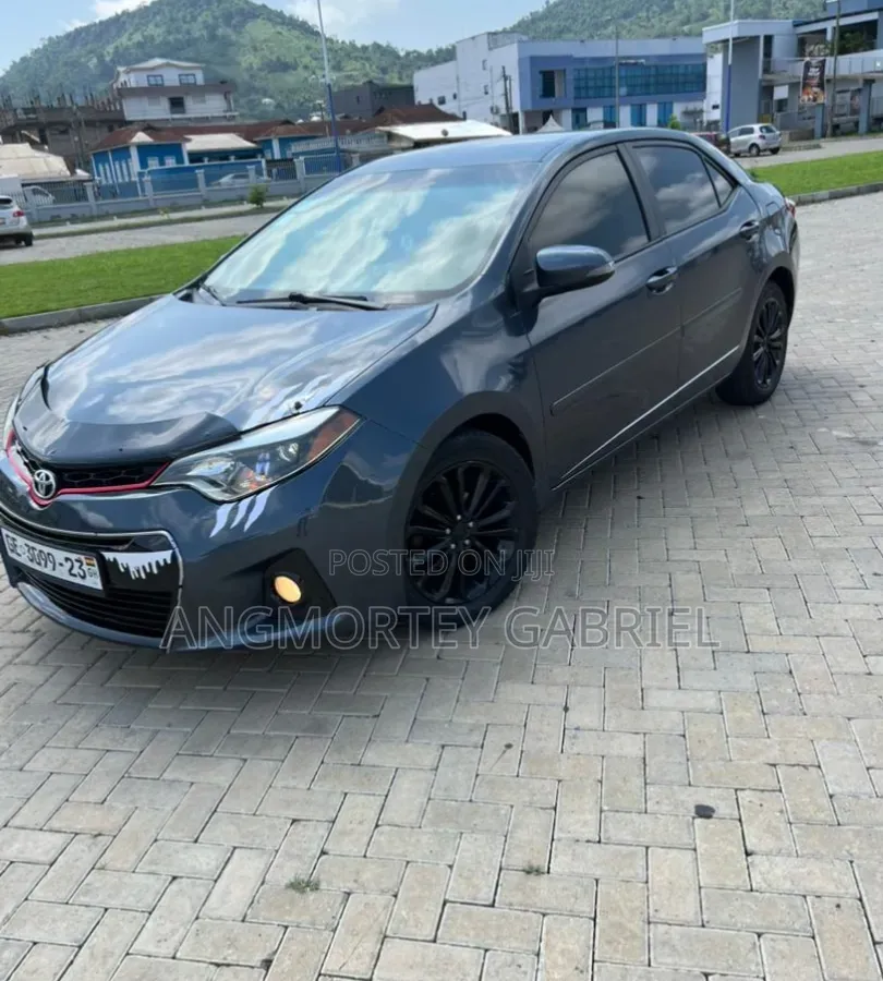 Toyota Corolla 2015 Black