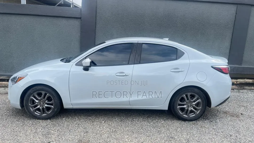 Toyota Yaris iA 1.5 FWD 2019 Off white