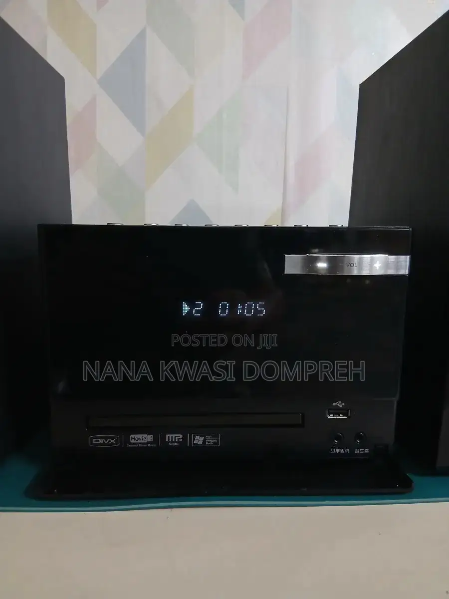 Uk Use Very Neat Samsung Mm-E330d Audio System