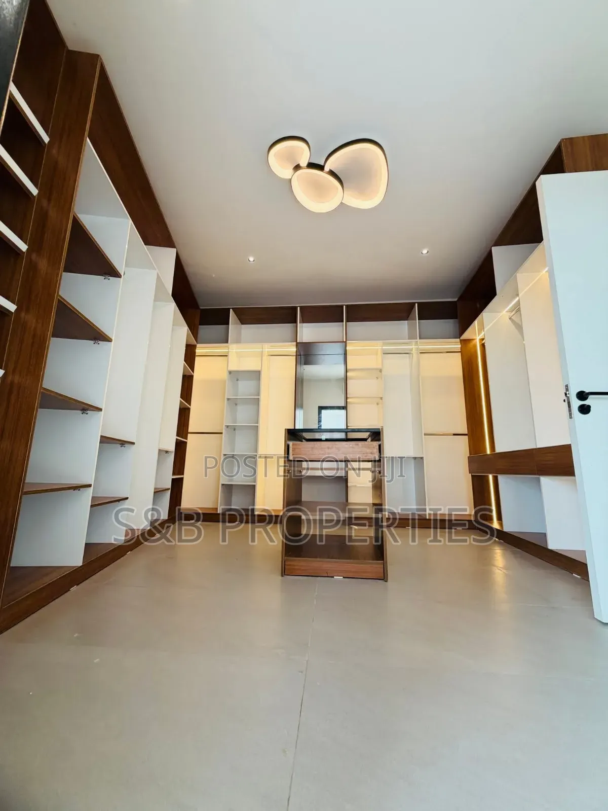 4bdrm House in Oyarifa Mall Area for sale