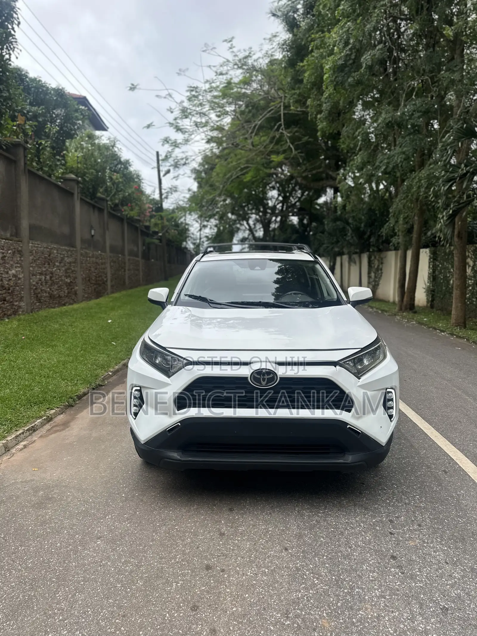 Toyota RAV4 XLE AWD 2020 White
