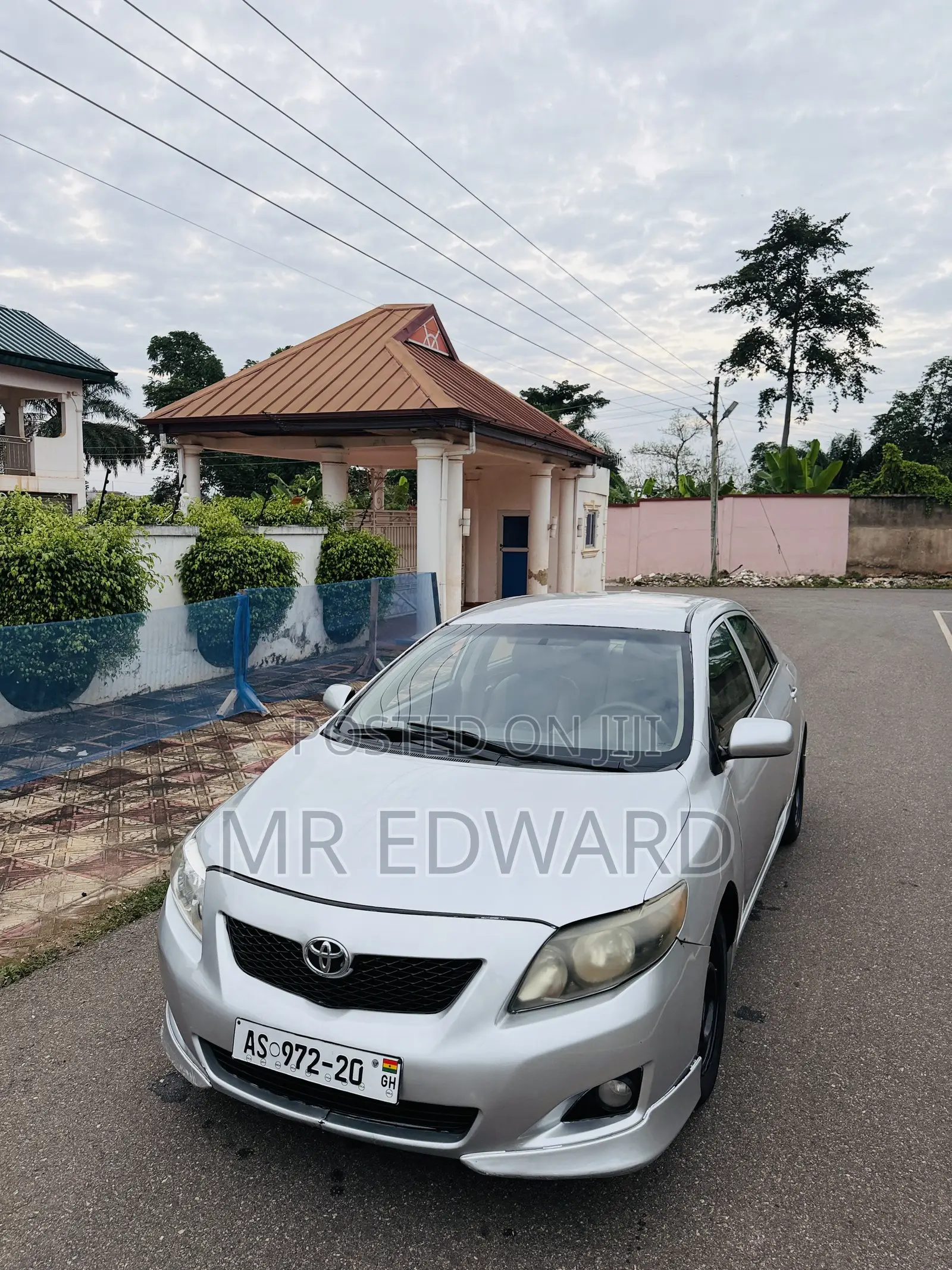 Toyota Corolla XLE 4dr Sedan (1.8L 4cyl 4A) 2010 Silver
