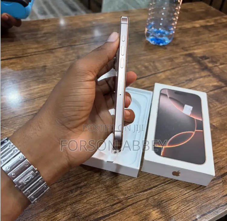 New Apple iPhone 16 Pro Max 256 GB Gold
