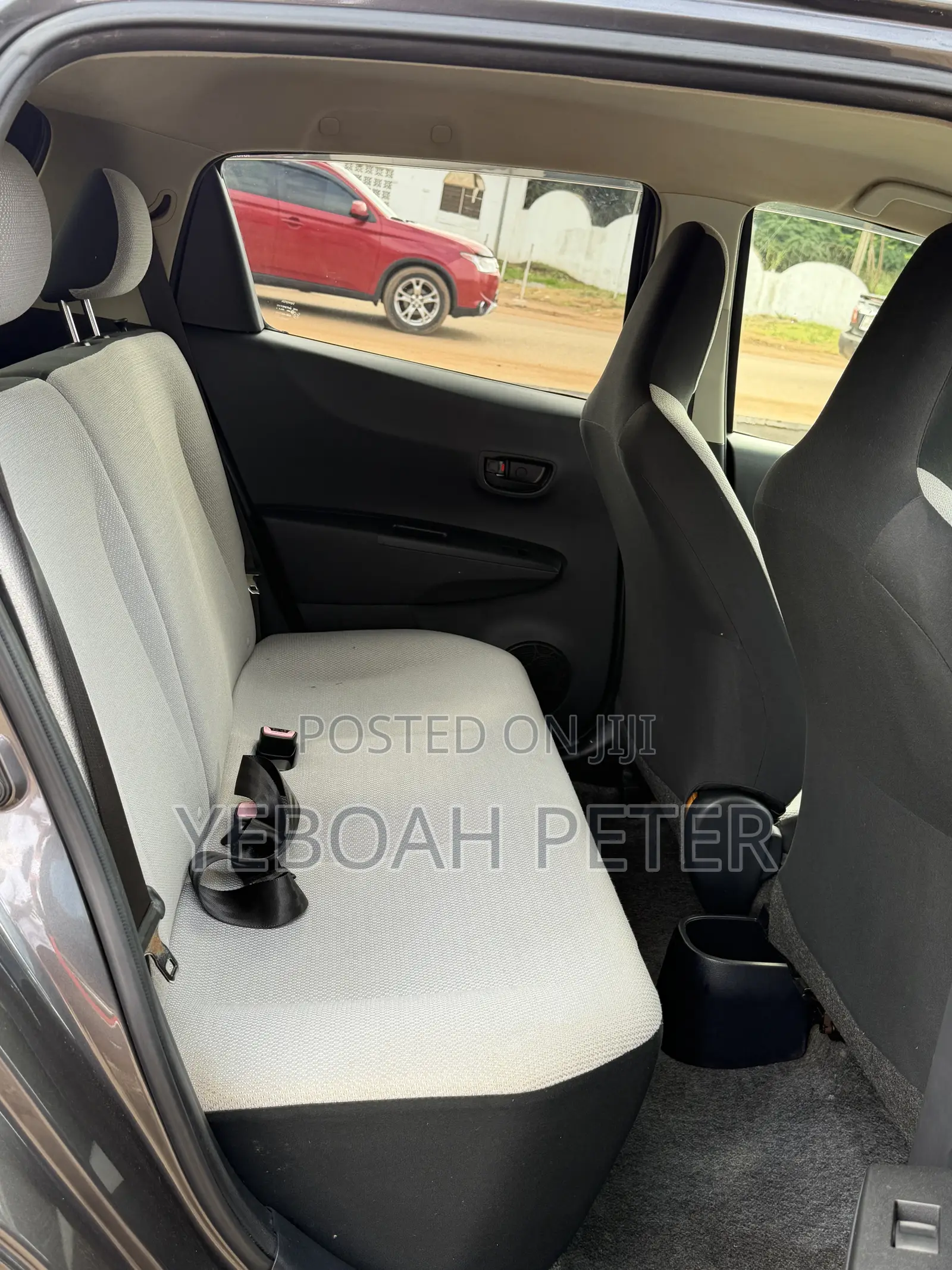 Toyota Vitz 2012 Gray
