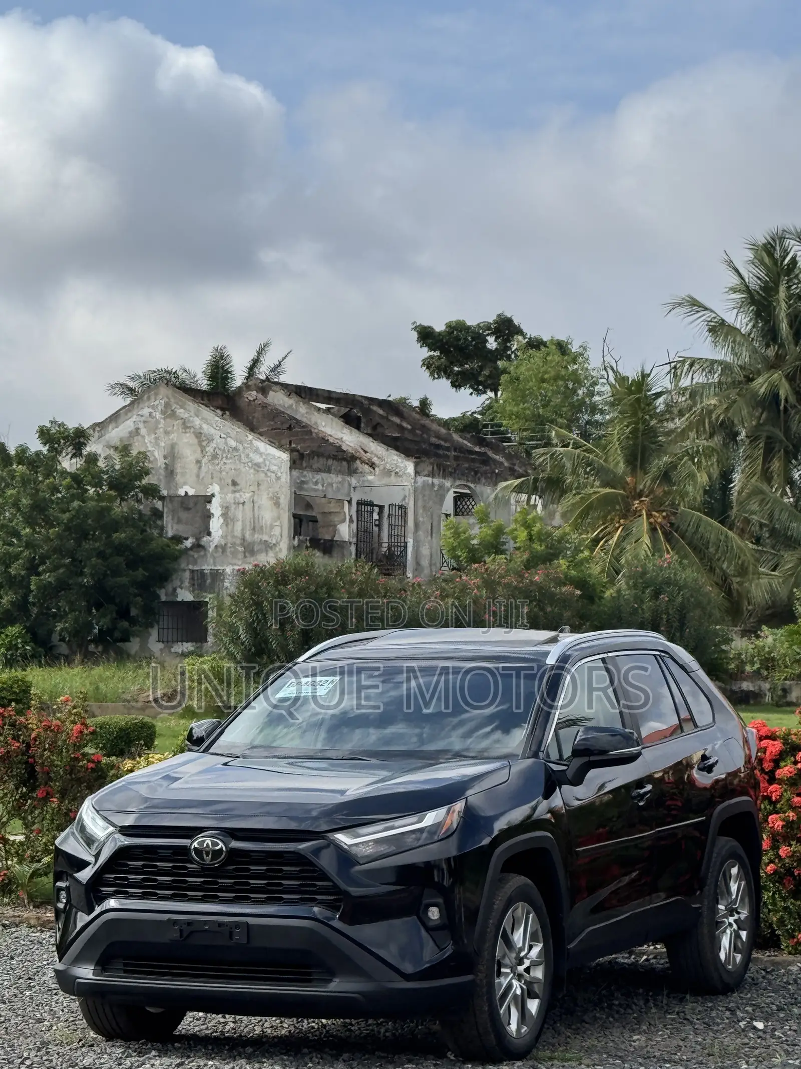 Toyota RAV4 XLE Premium AWD 2024 Black
