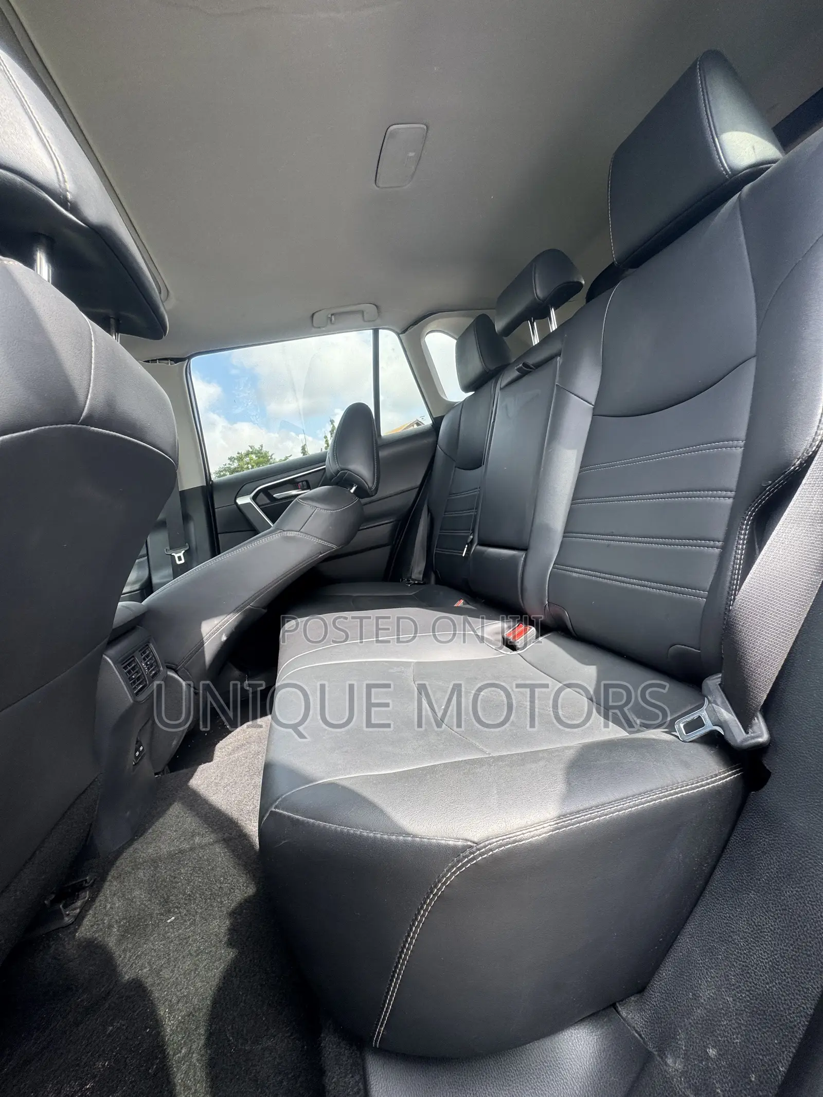Toyota RAV4 XLE Premium AWD 2024 Black
