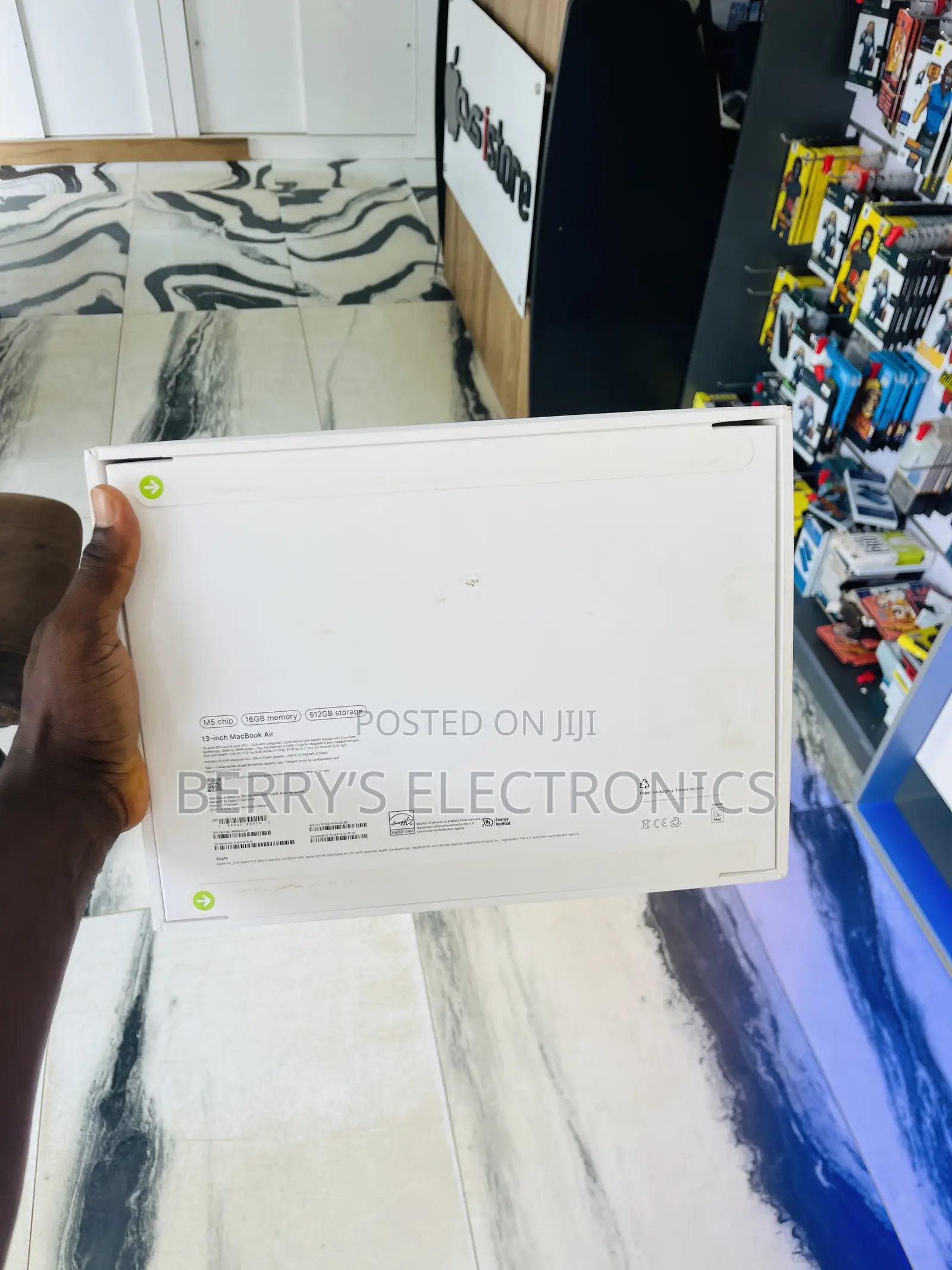 New Laptop Apple MacBook Air 2026 M5 16GB Apple M4 SSD 256GB