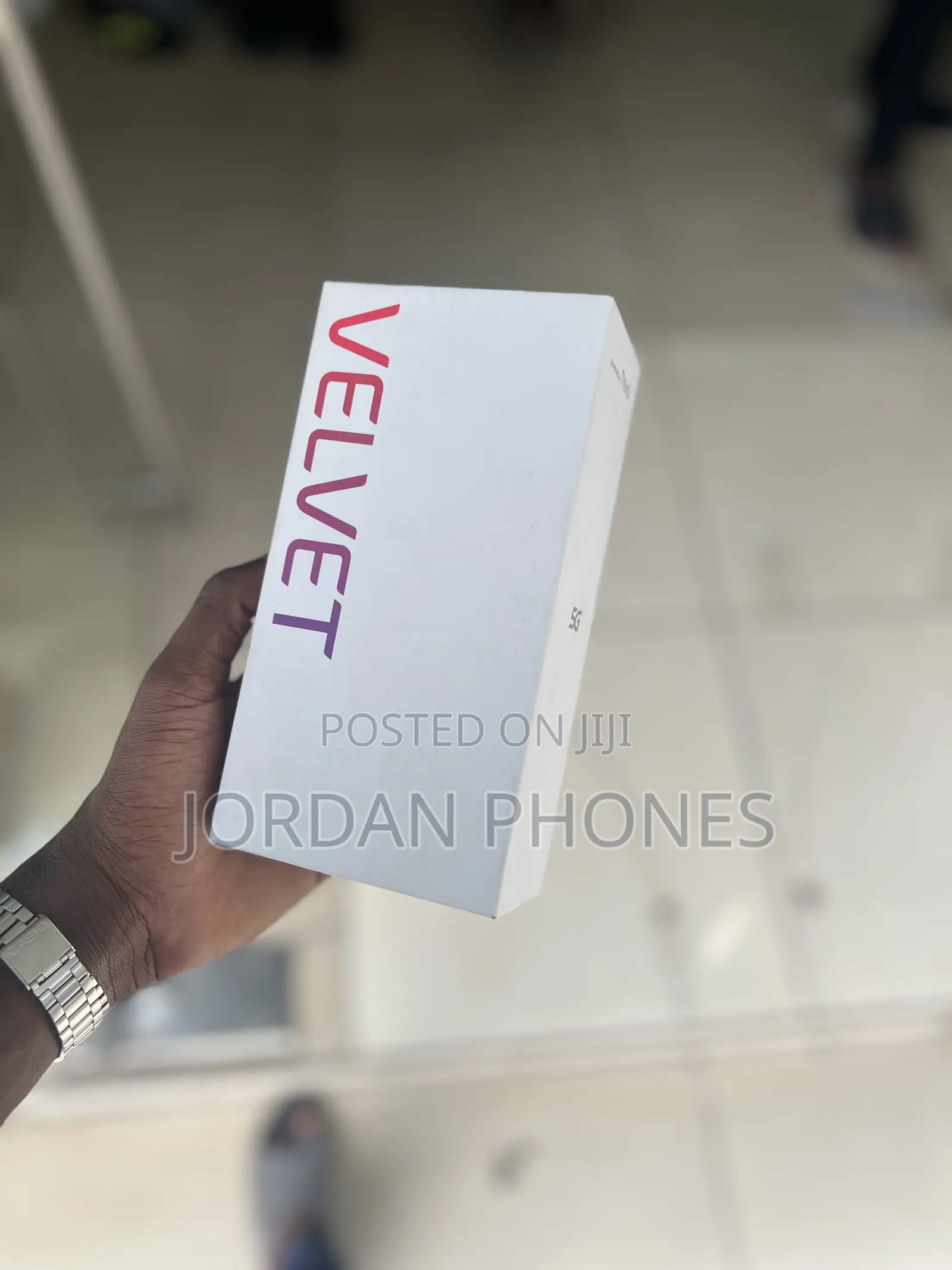 New LG Velvet 128 GB Black