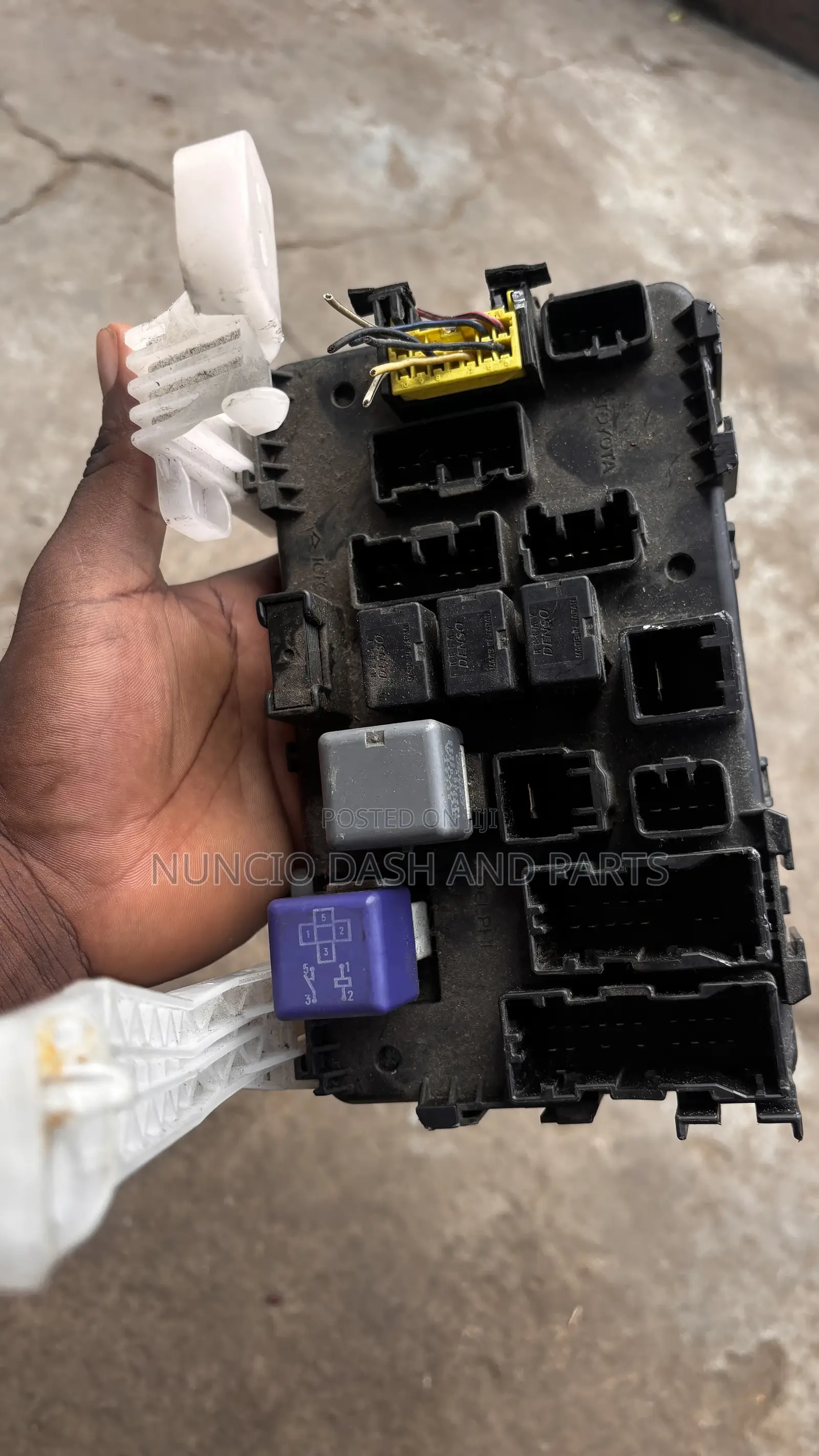 Toyota Corolla 2003 2008 Dashboard Fuse Board