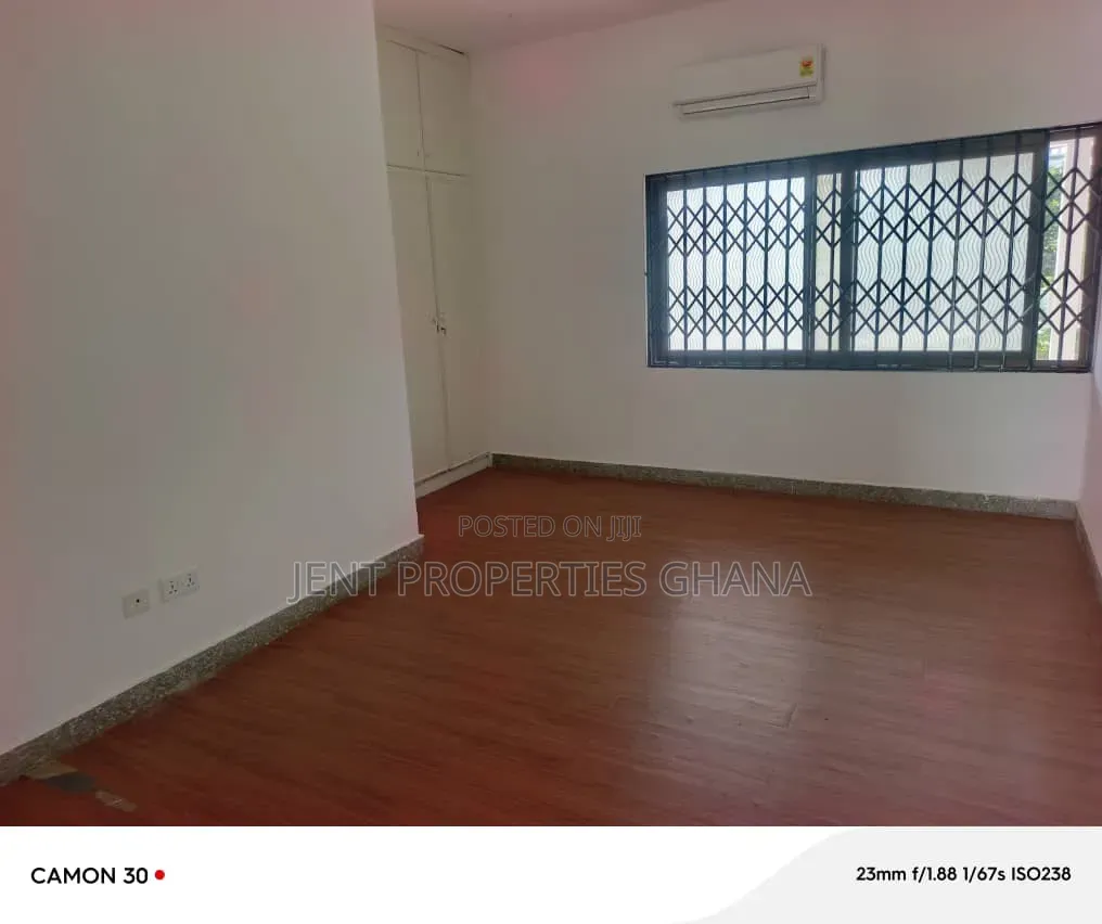 5bdrm House in Manhean for sale