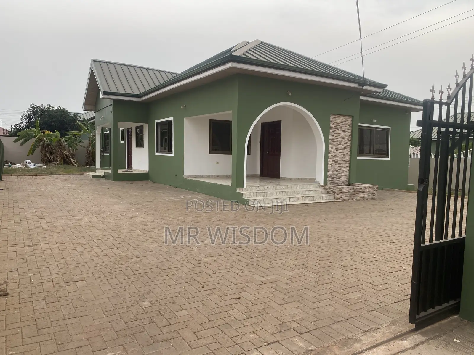 3bdrm Bungalow in Lakeside Estate for rent
