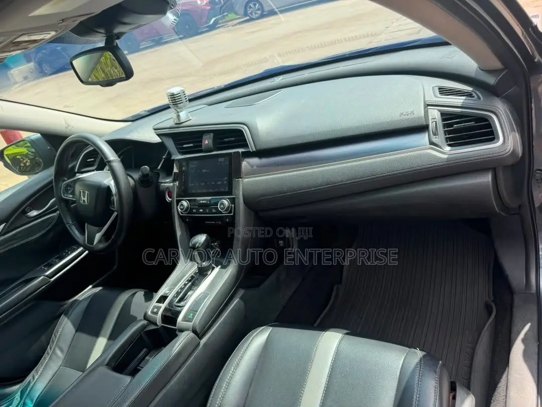 Honda Civic Touring 4dr Sedan (1.5L 4cyl) 2016 Gray