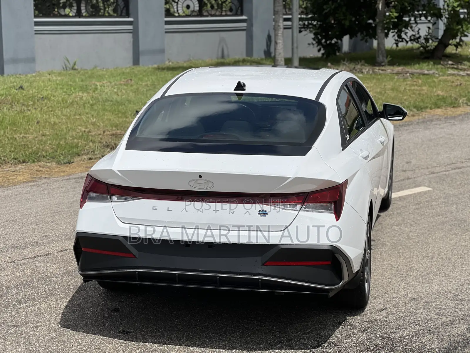 Hyundai Elantra Limited 2019 White