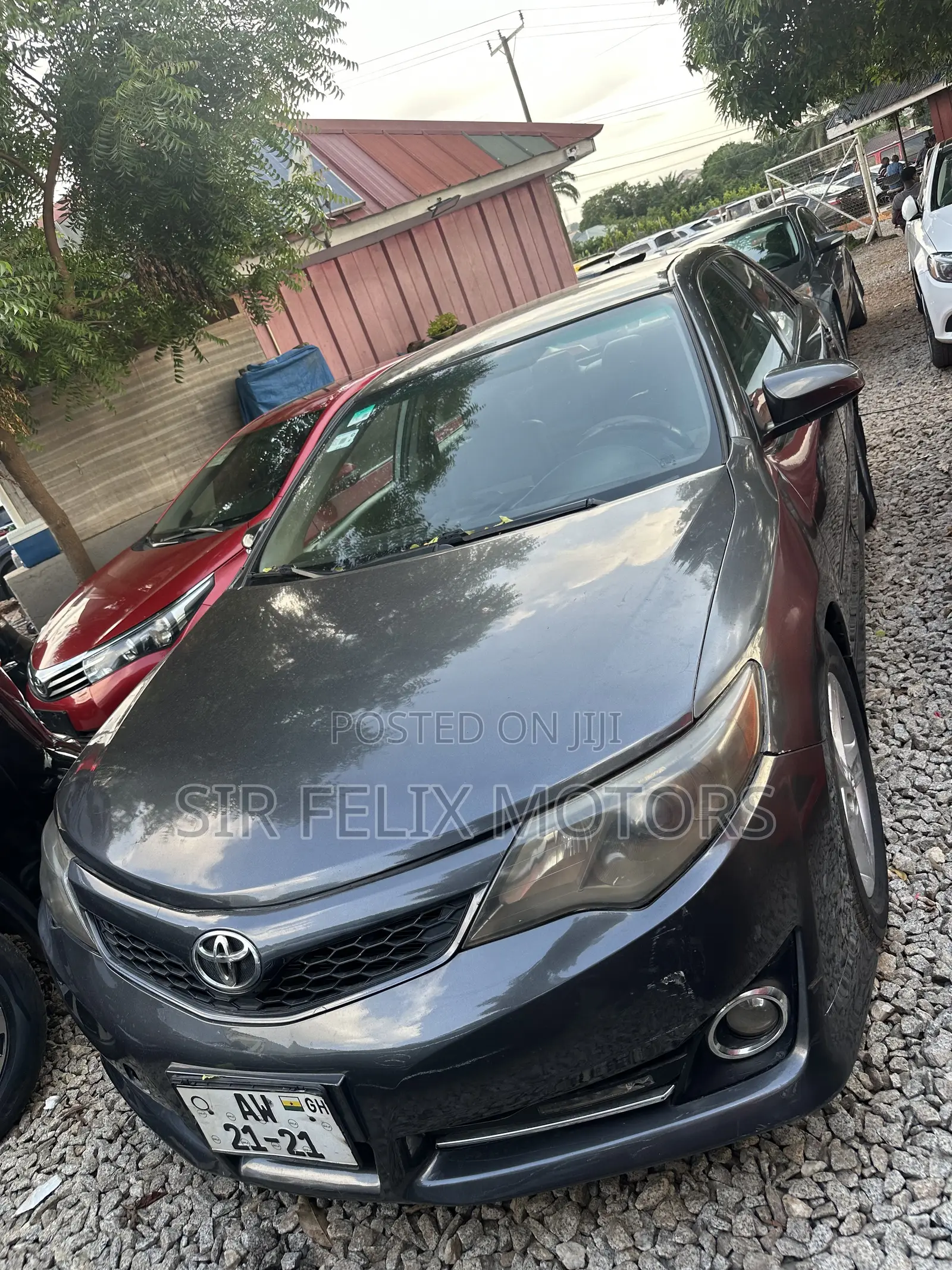 Toyota Camry SE 4dr Sedan (2.5L 4cyl 6A) 2014 Gray