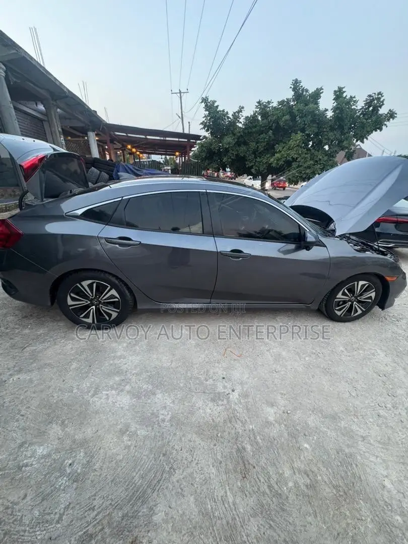 Honda Civic EX Sedan 2018 Gray