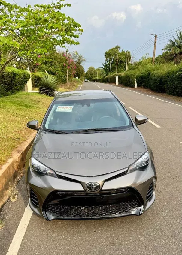 Toyota Corolla SE (1.8L 4cyl 6M) 2019 Gray