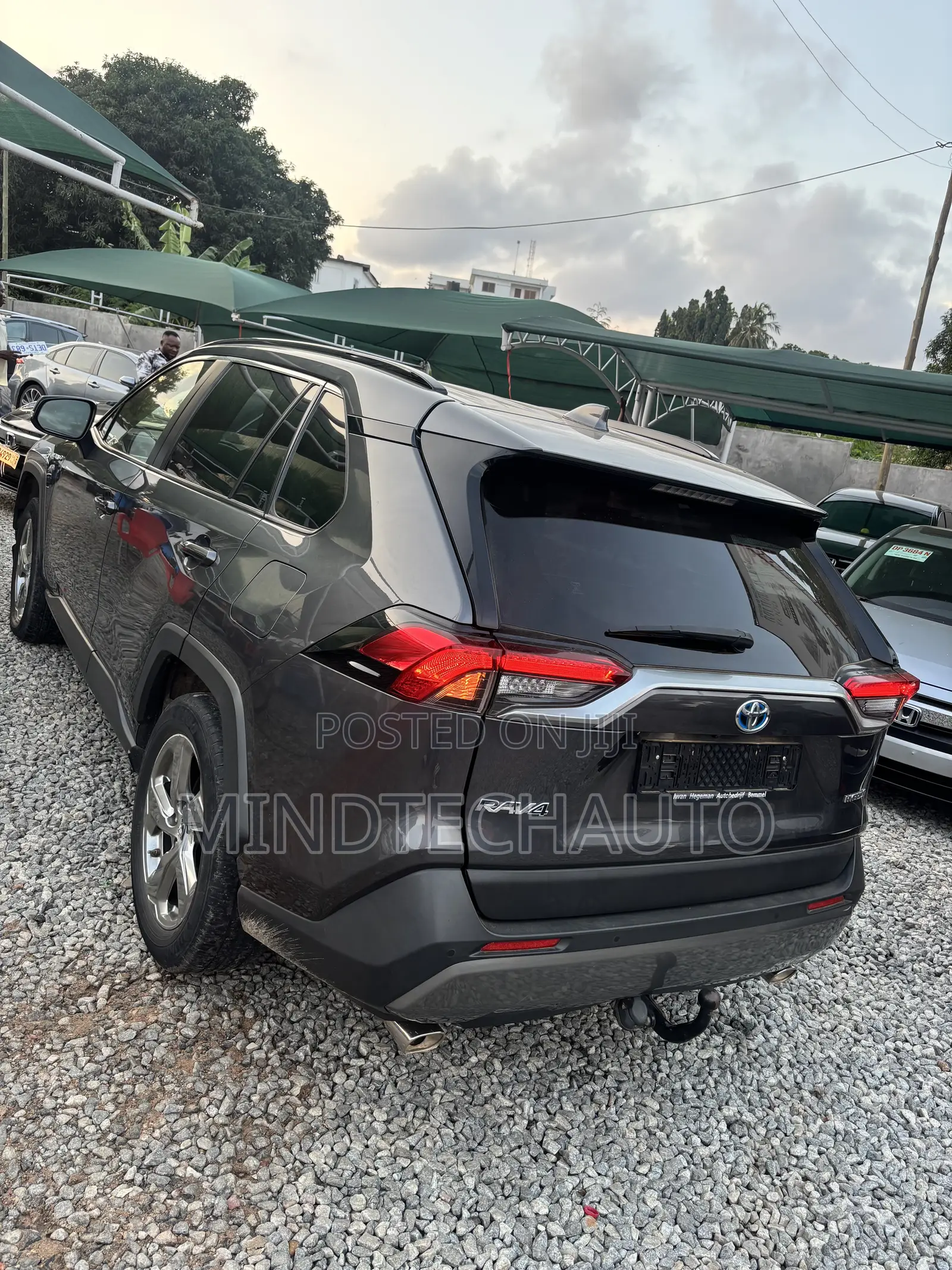 Toyota RAV4 XLE Premium 2021 Gray