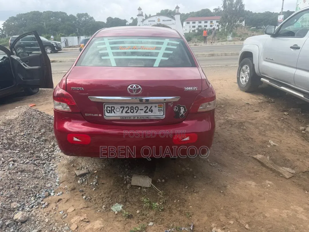 Toyota Yaris 2010 Red
