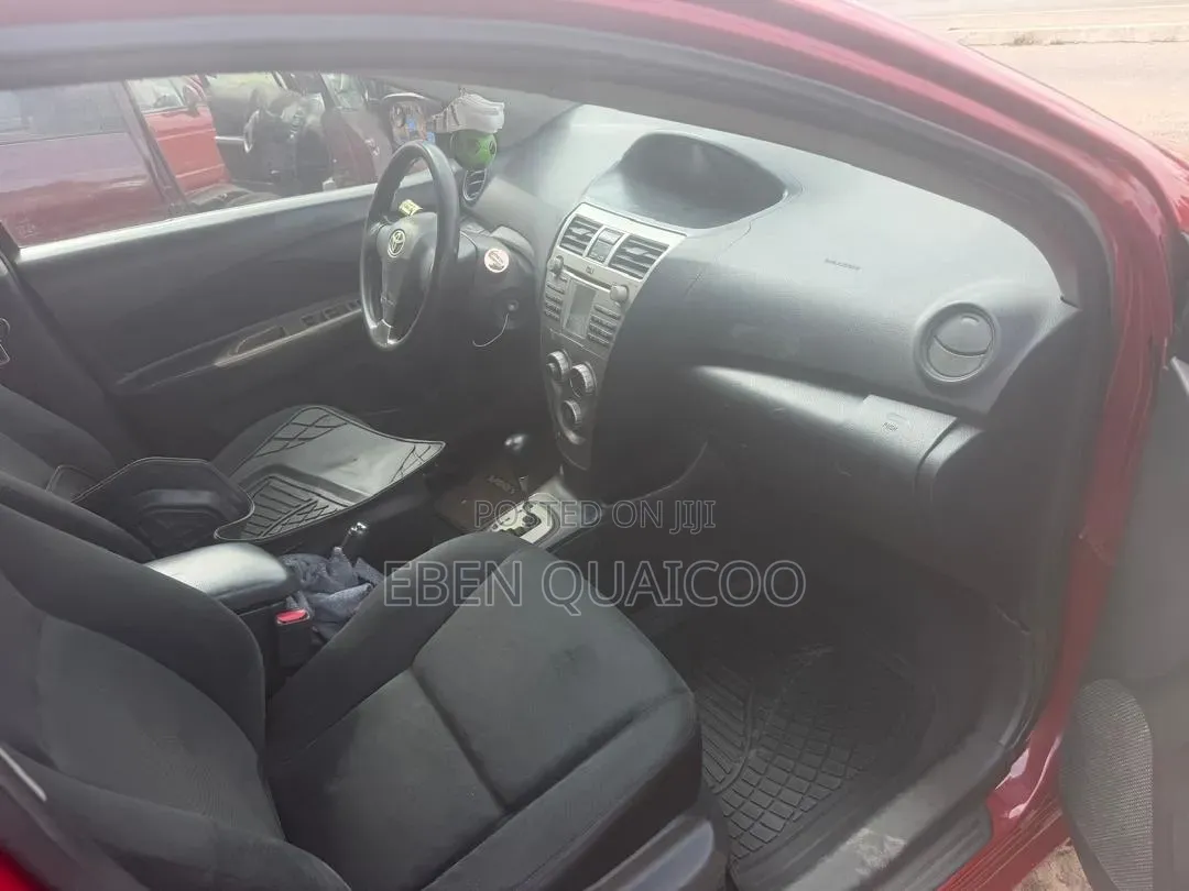 Toyota Yaris 2010 Red