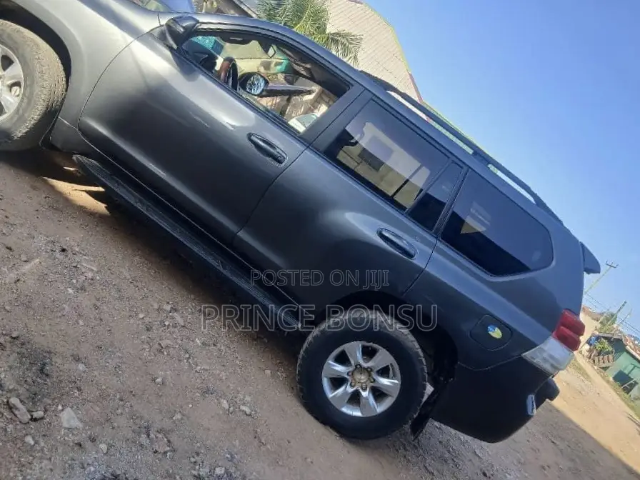 Toyota Land Cruiser Prado 2010 Gray
