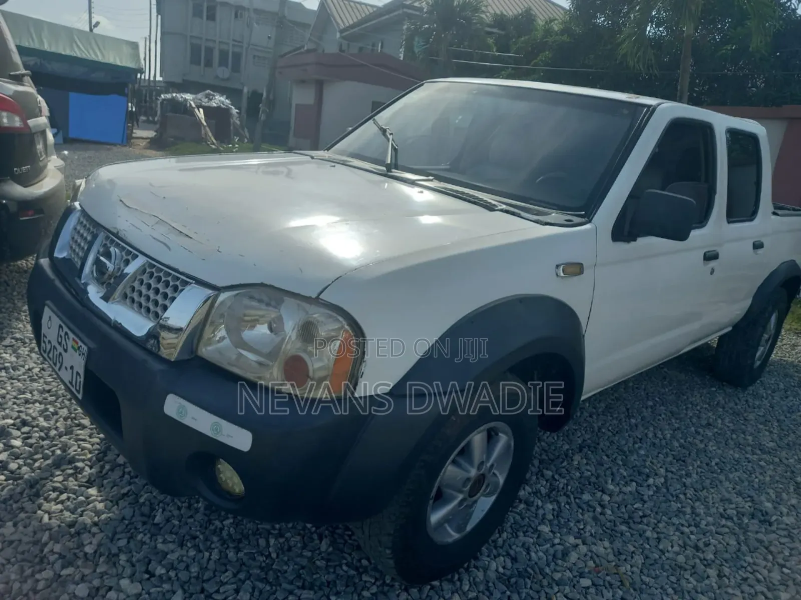 Nissan Hardbody 2010 White