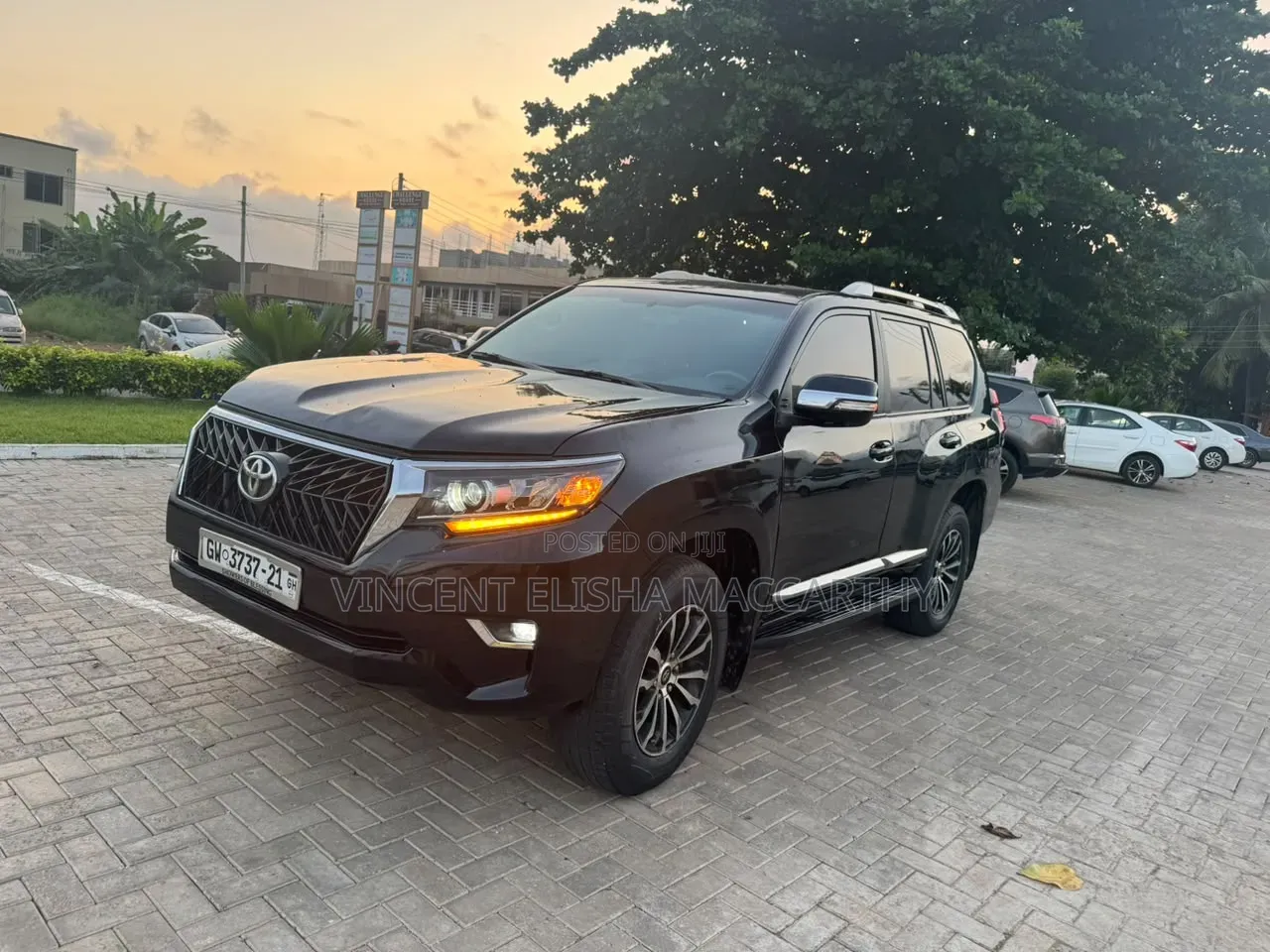 Toyota Land Cruiser Prado 2016 Black