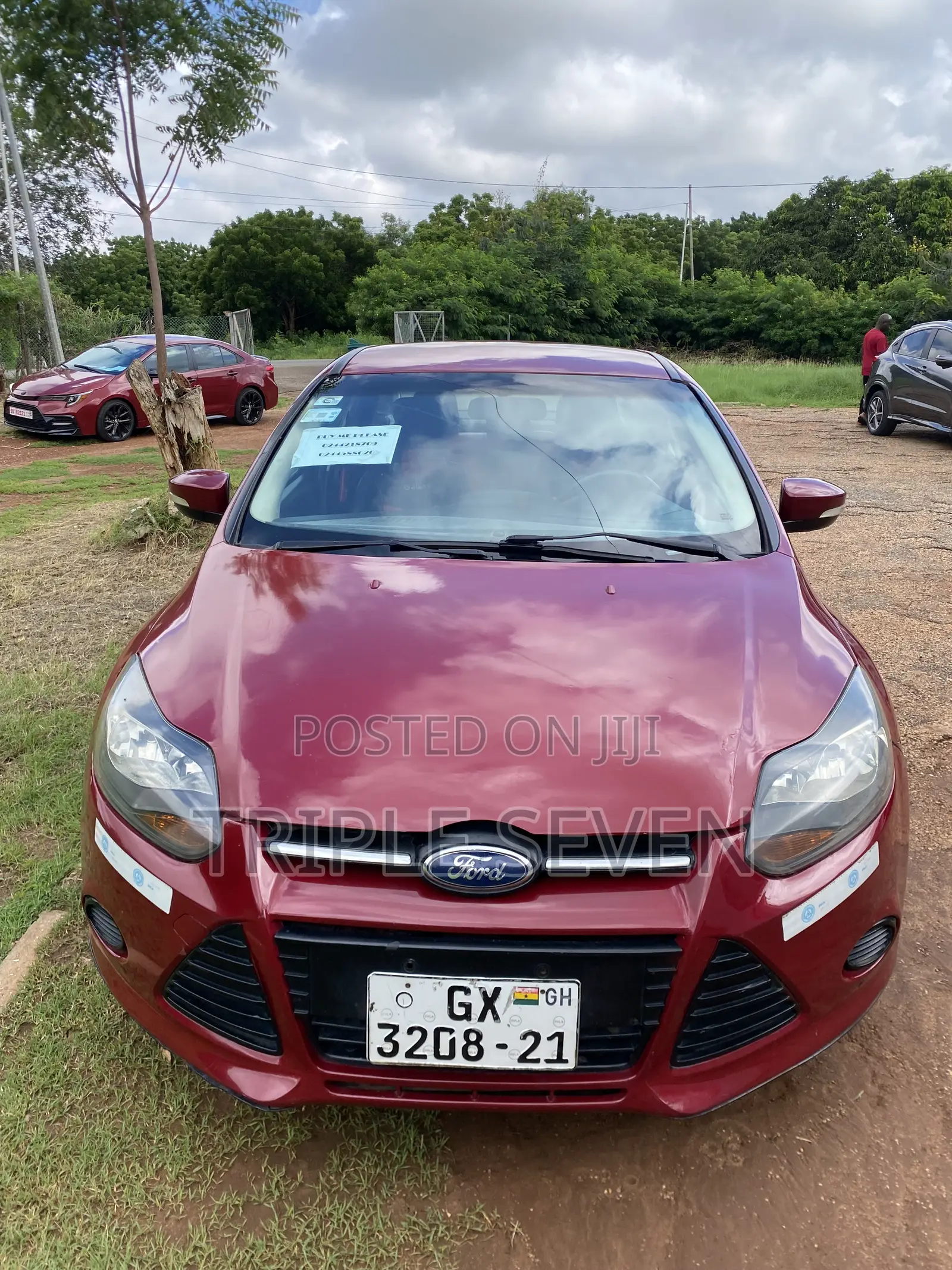 Ford Focus SE Sedan FWD (2.0L 4cyl 5M) 2013 Red