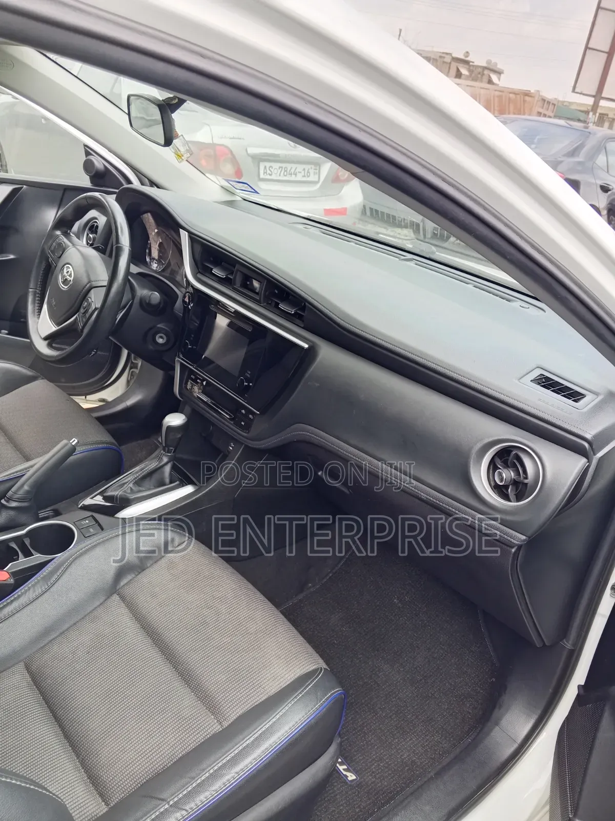 Toyota Corolla 2018 White