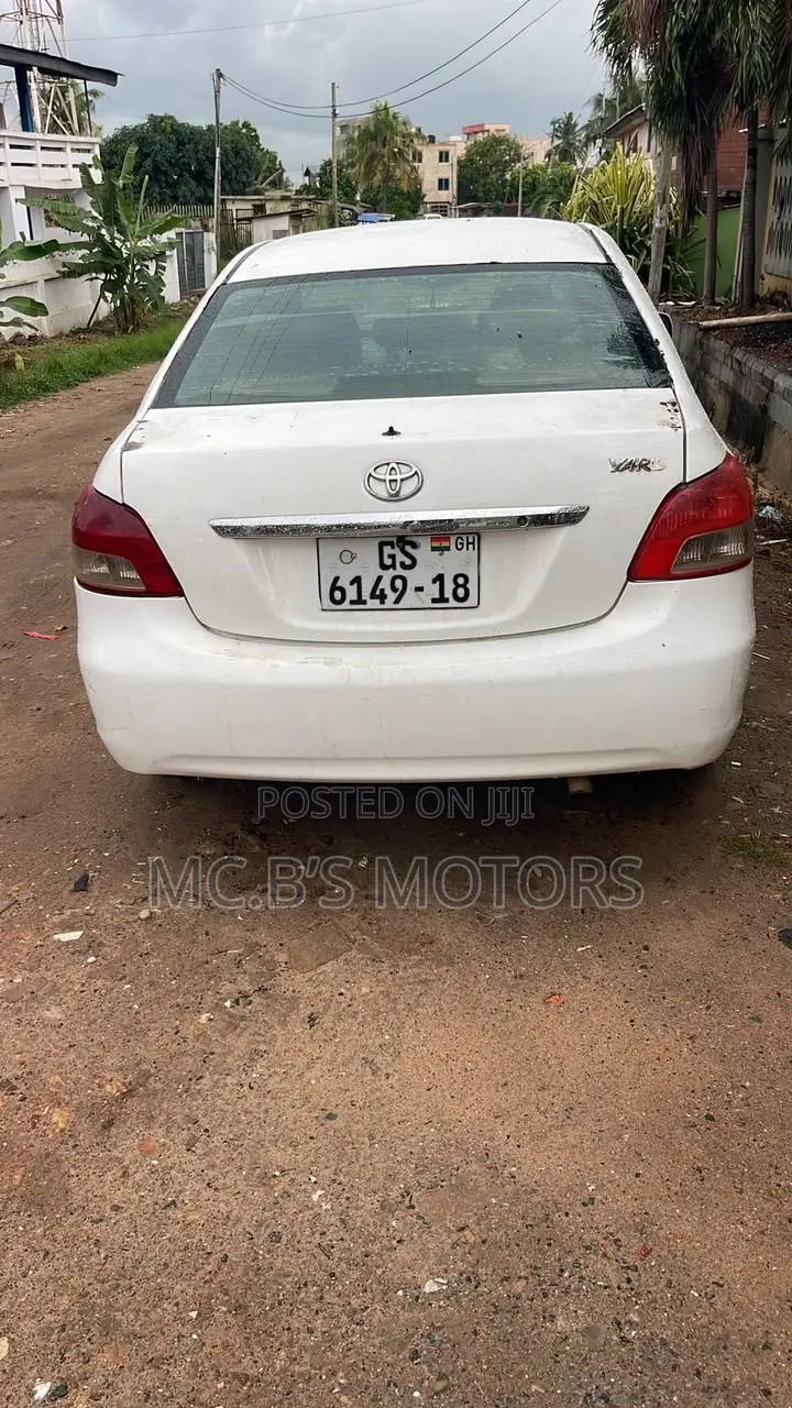 Toyota Yaris 2012 White