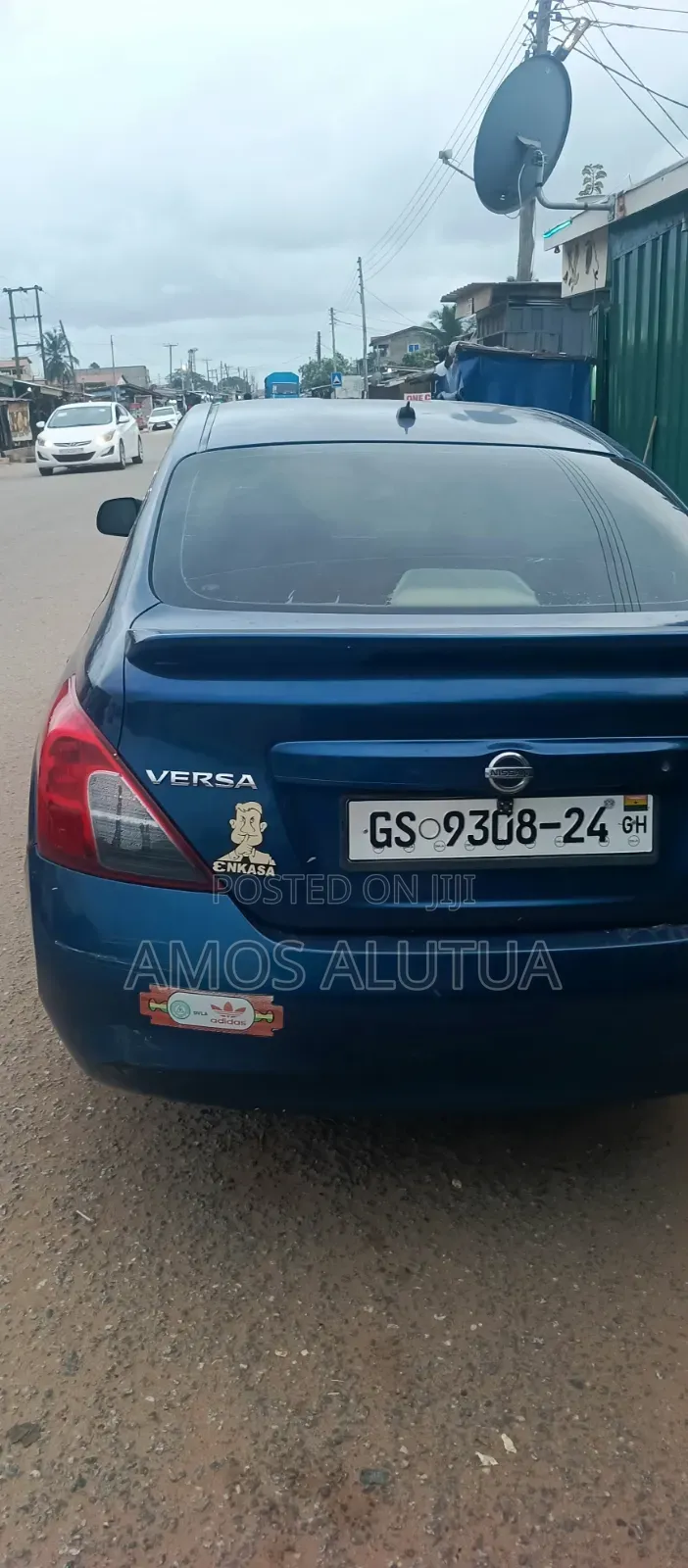 Nissan Versa 2011 Blue