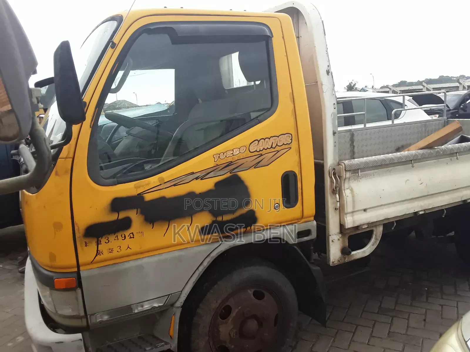 Mitsubishi Canter Truck