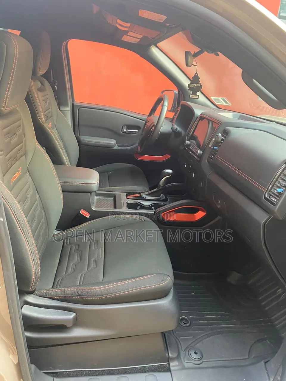 Nissan Frontier PRO-X 2024 Gold