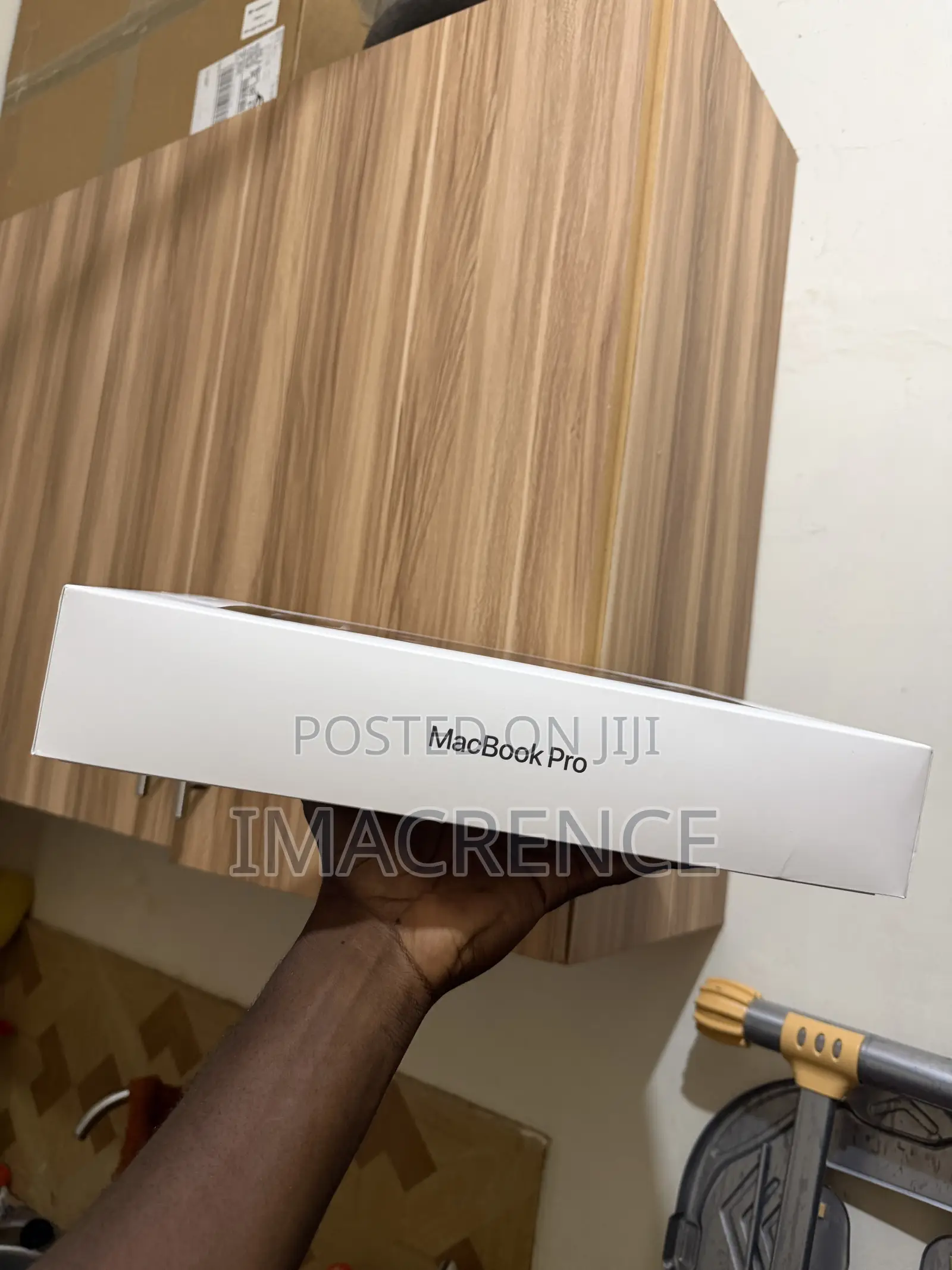 New Laptop Apple MacBook Pro 2023 M3 Pro 36GB Apple M3 Pro SSD 512GB