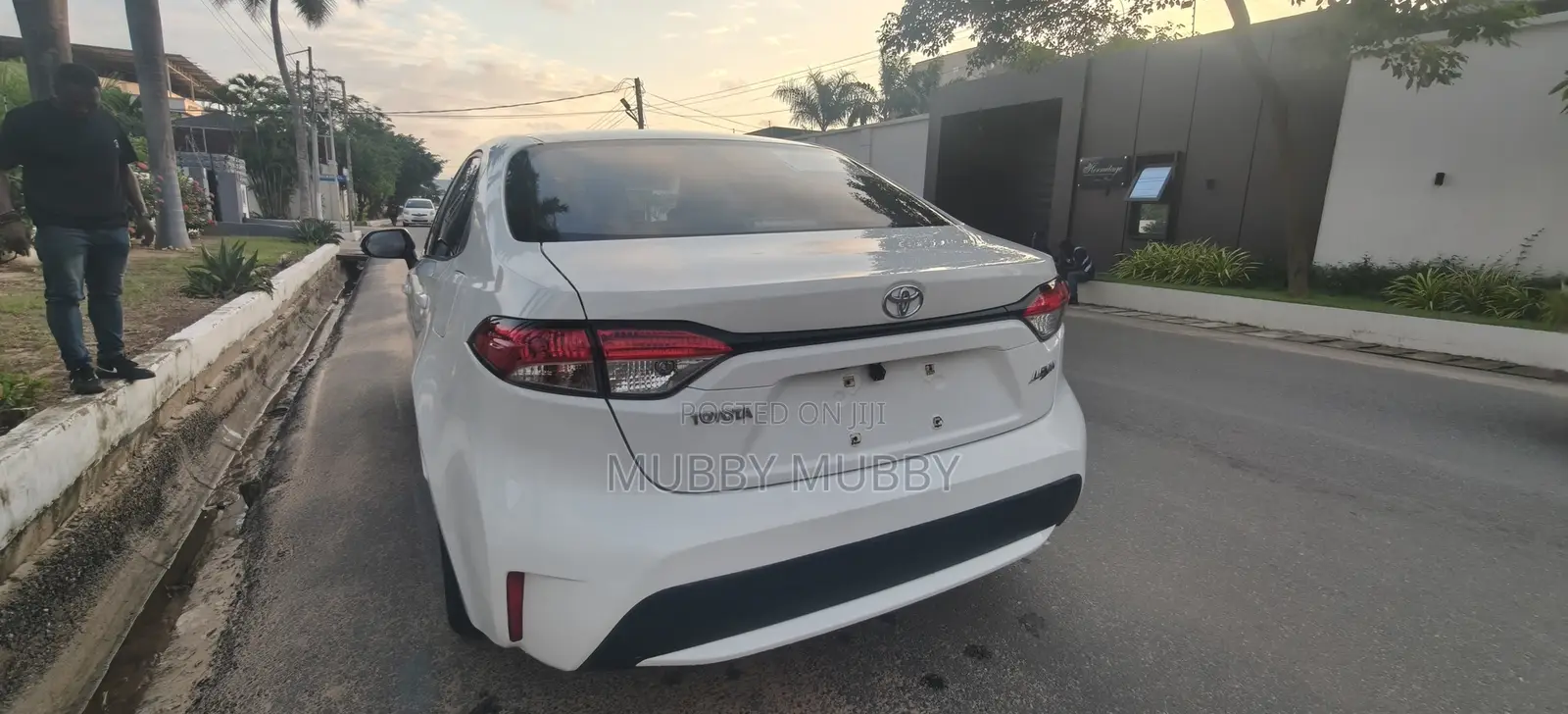 Toyota Corolla SE 2023 White