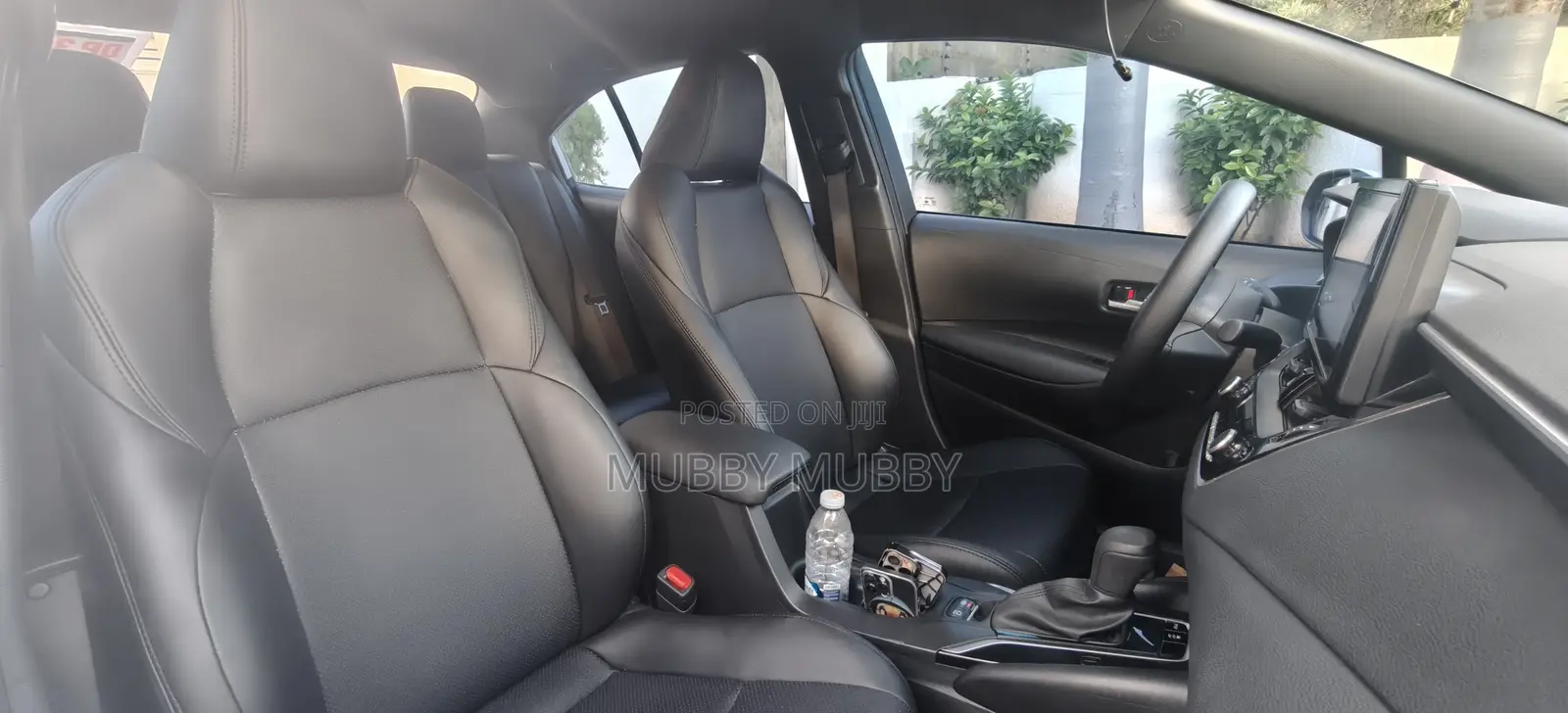 Toyota Corolla SE 2023 White