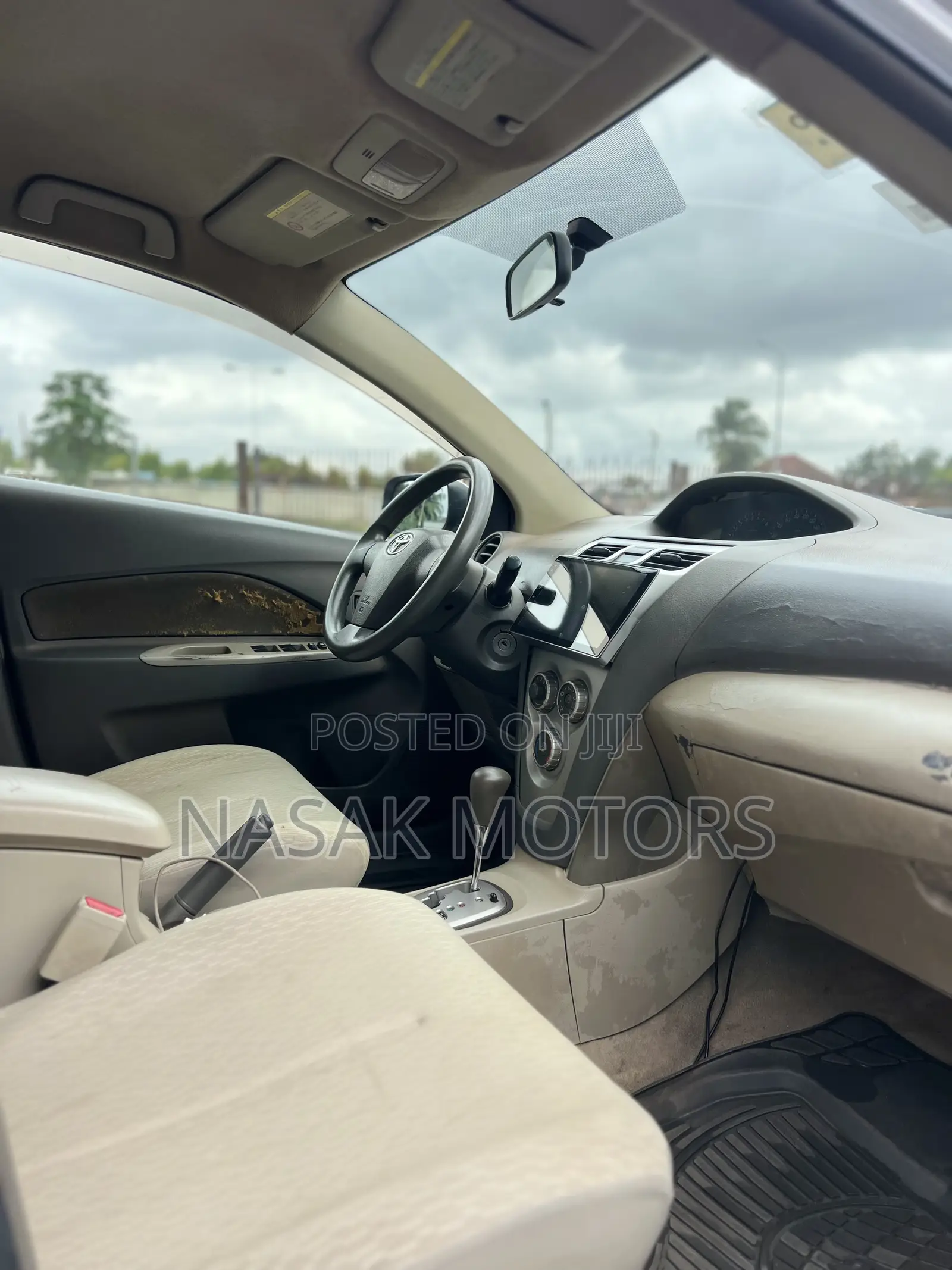 Toyota Belta 2010 Silver