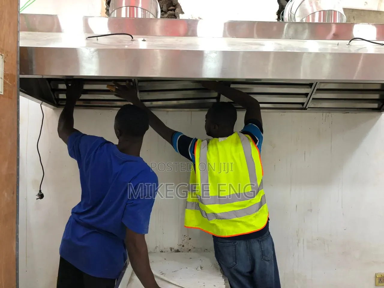 Installation of Commercial Heat and Smoke Extractor for Restaurants