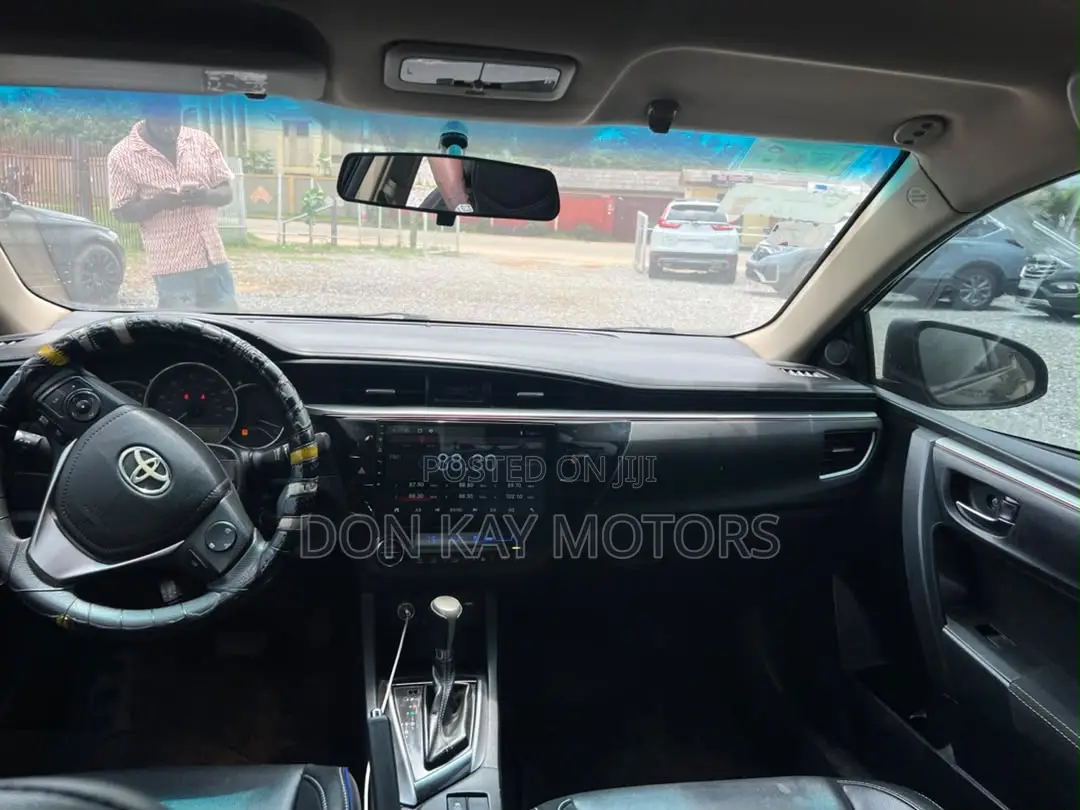 Toyota Corolla 2015 Black